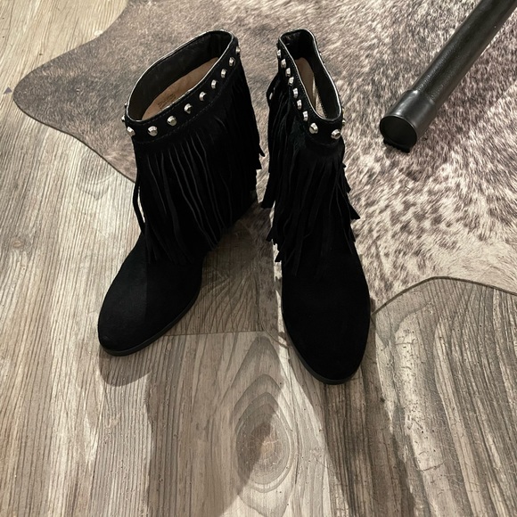 ✨MK suede fringe studded booties ✨ - Picture 9 of 12